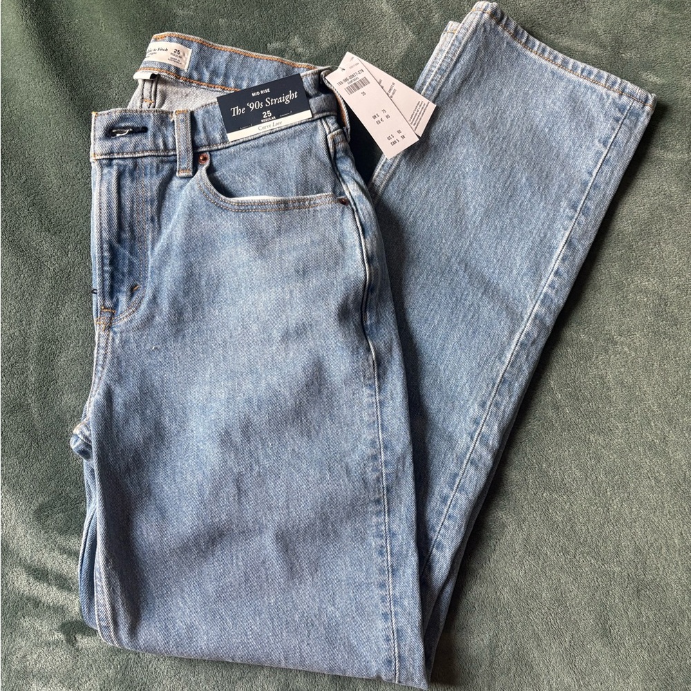 Abercrombie Women’s 90s Straight Jeans - Curve Love, Sz 25